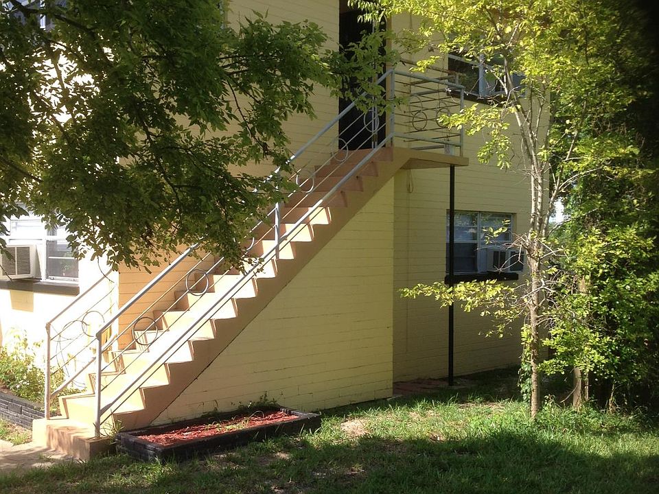 1st image of 901 N Halifax Ave APT 4
