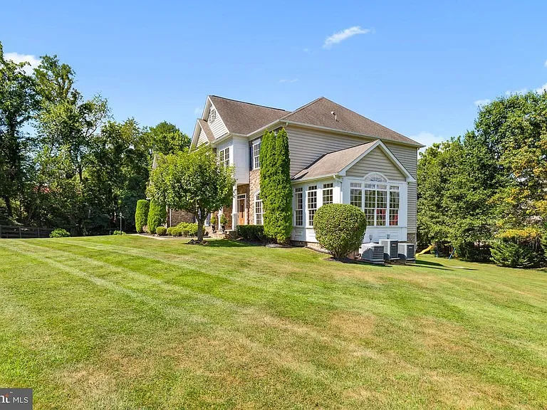 17205 Dewpoint Pl — Photo 47