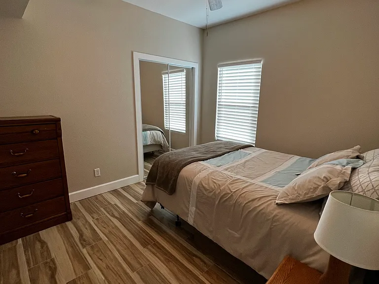1432 E Saint Catherine Ave — Photo 15