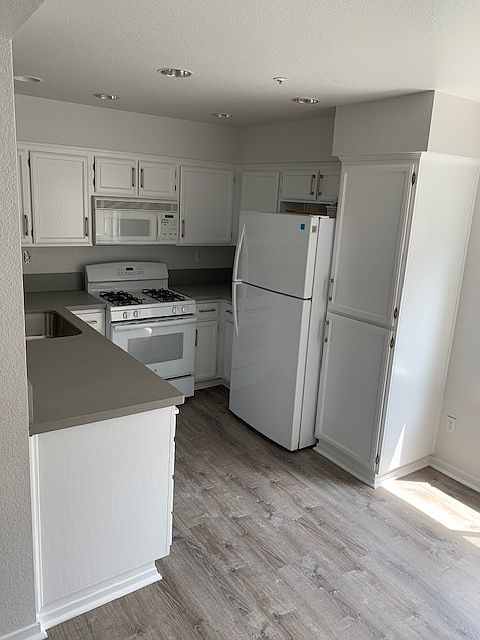 1st image of 1027 Phoenix St