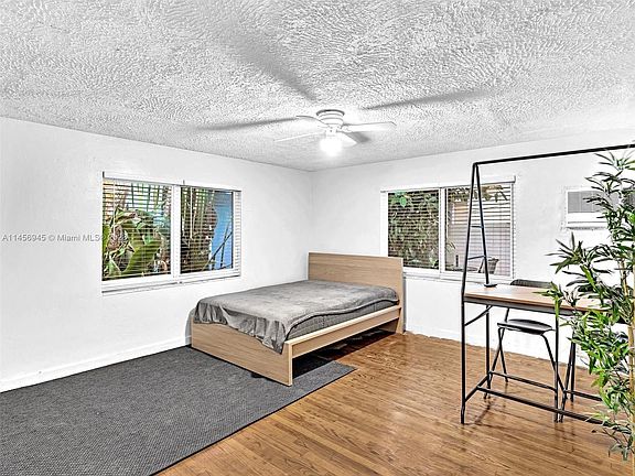 3rd image of 1101 NE 14th Ave #3