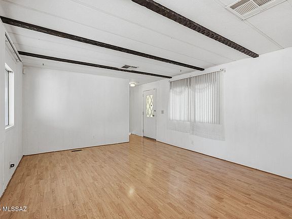 3rd image of 2420 W Calle Comodo