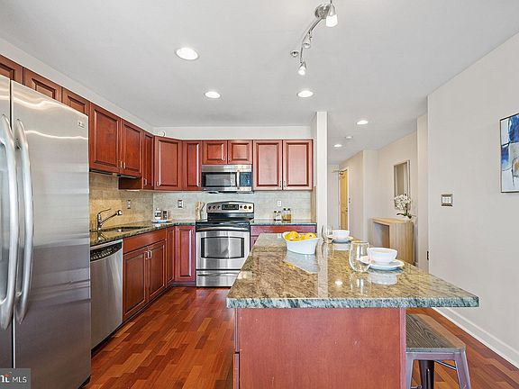 5th image of 901 N Penn St Unit F710