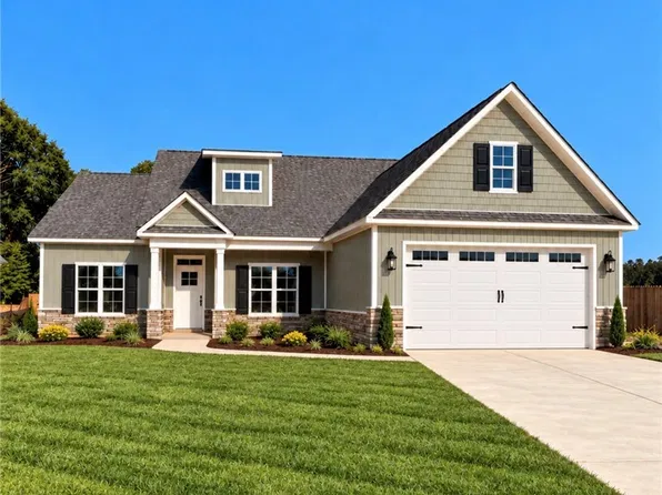 4741 Slew Dr, Hope Mills, NC 28348