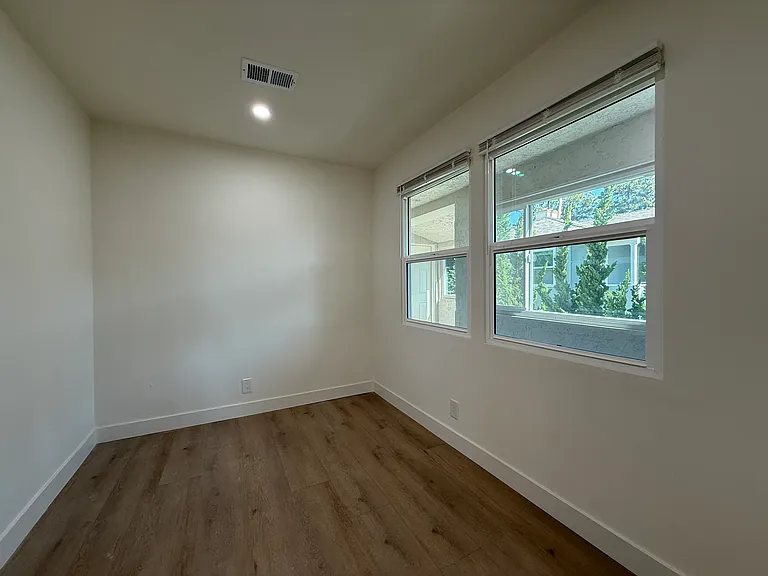 2465 Torrance Blvd — Photo 33