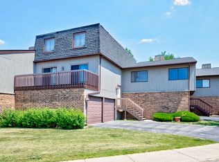 630 High Ridge Rd, Roselle, IL 60172