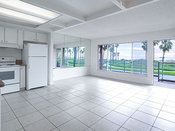 4th image of 717 Ocean View Dr
