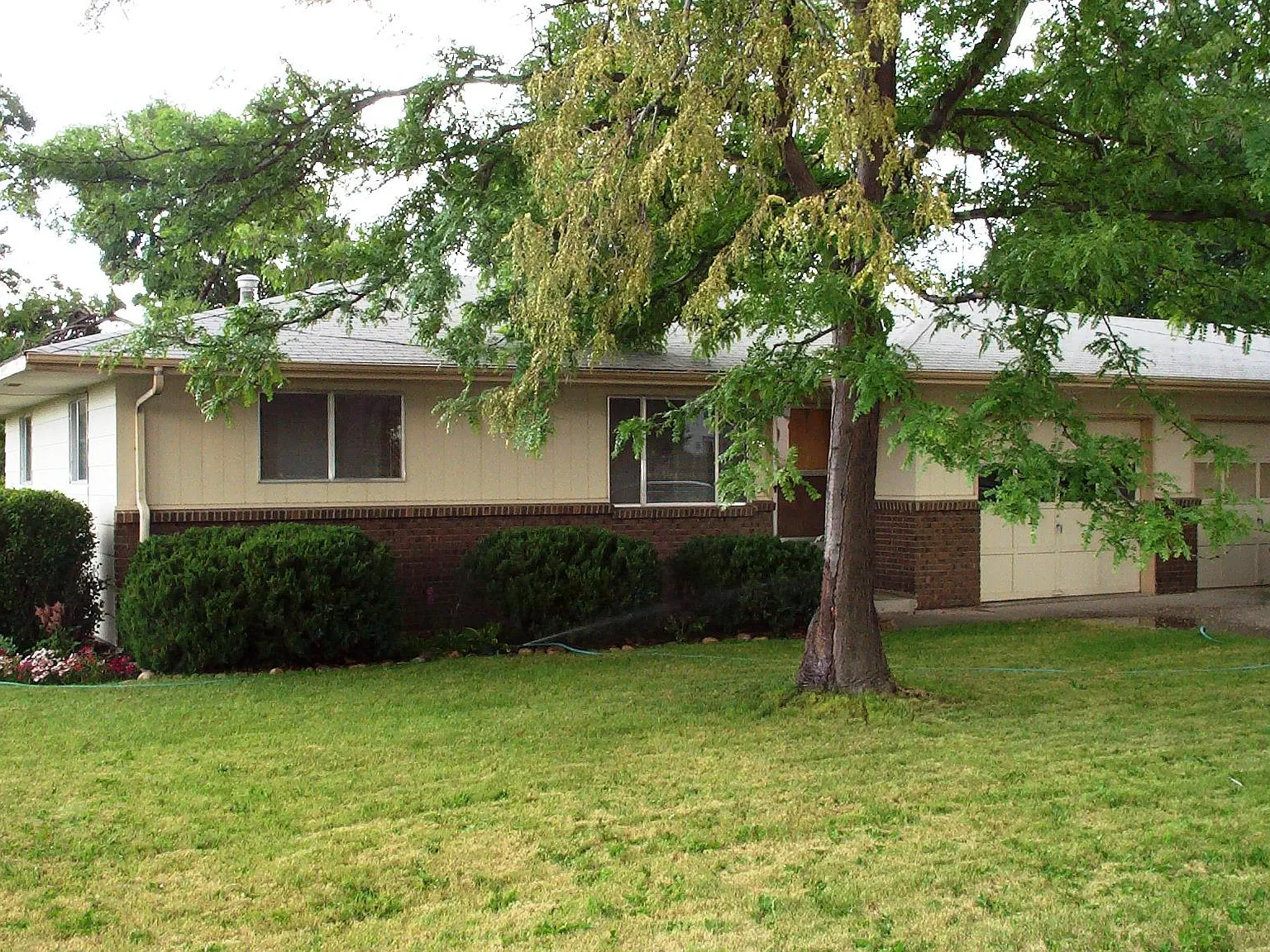 2 bed, 912 sqft, $1,695 — Photo 1