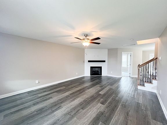 2nd image of 1066 Whitney Dr