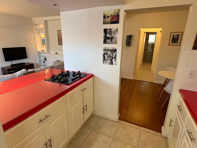 7424 Byron Ave #9B — Photo 32