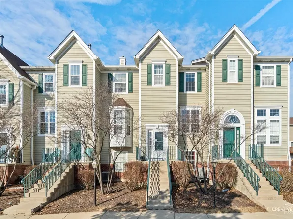 2422 Courtyard Cir Unit 2, Aurora, IL 60506