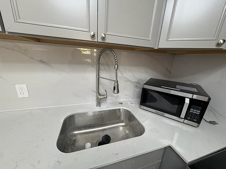 239 Sussex L — Photo 14