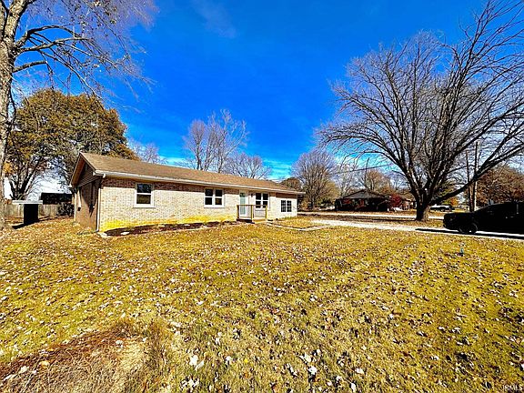 3rd image of 302 Green Valley Dr