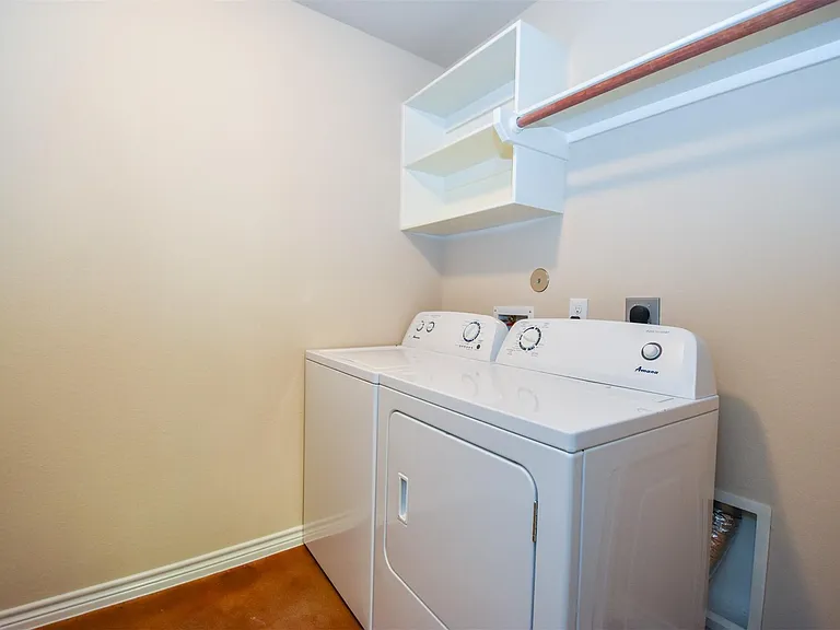 1107 Parkhurst Ave #B — Photo 14
