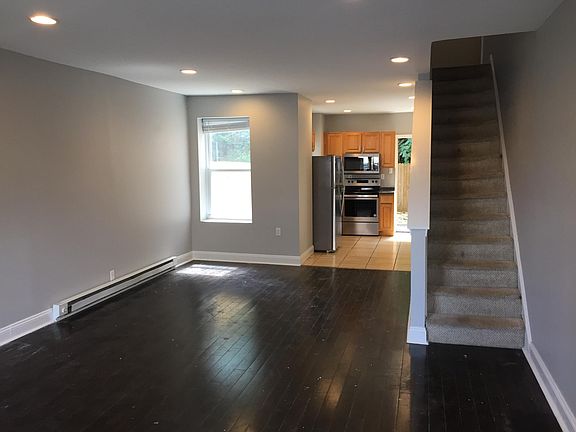 2nd image of 336 W Woodlawn St
