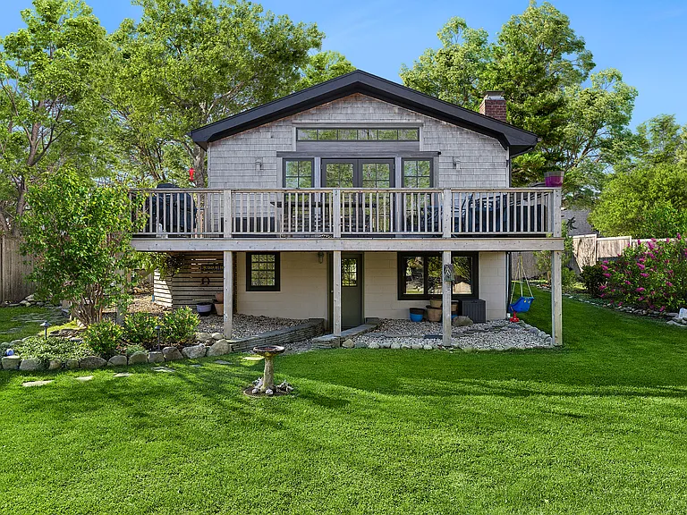 12 Flagg Ave — Photo 1