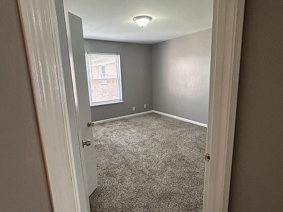 3rd image of 336 Idlewylde Dr APT 3