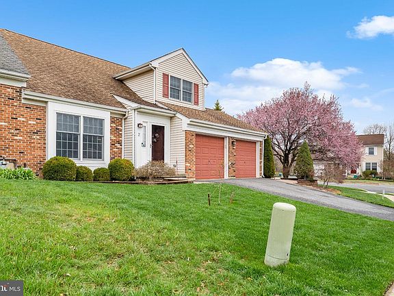 2nd image of 2 Green Meadow Ct