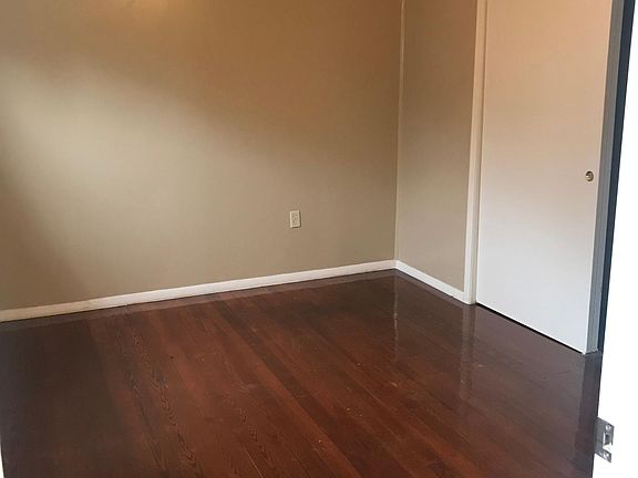 4th image of 4224 Dumaine St #B