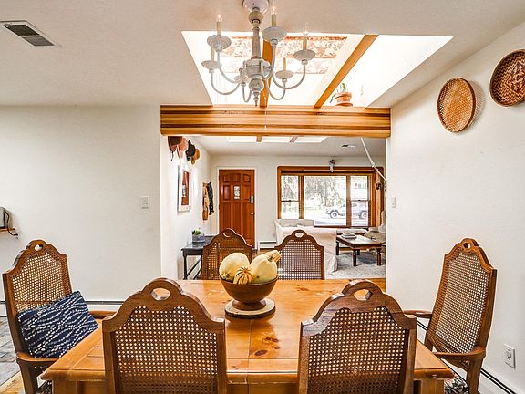 4th image of 1433 Tulip St