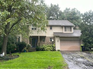 4369 Rolling Pine Dr, West Bloomfield, MI 48323