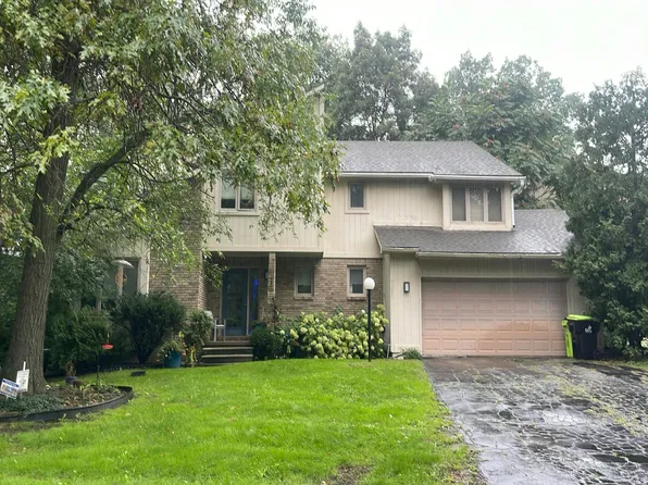 4369 Rolling Pine Dr, West Bloomfield, MI 48323