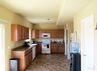 924 Silverqueen Rd, Pueblo, CO 81008