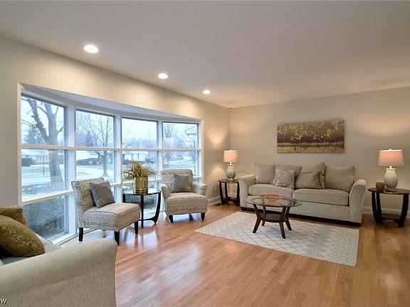 4th image of 1841 Bromton Dr