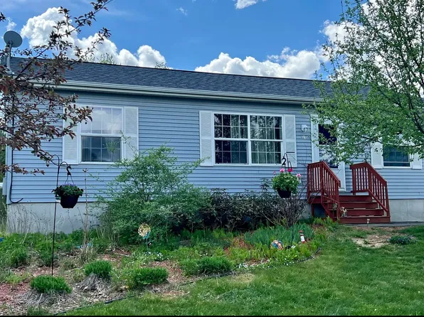 17 Judith St, Lewiston, ME 04240