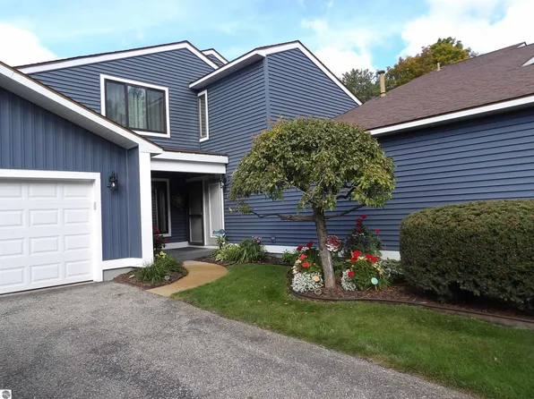 155 N Shore Dr W #22, Cadillac, MI 49601