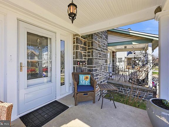 3rd image of 104 Sycamore Rd