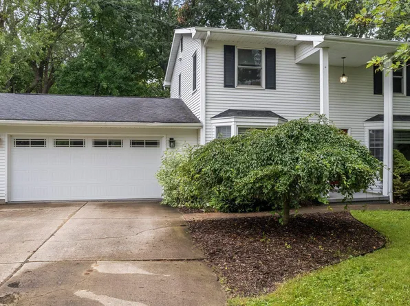4526 Eastwood Dr, Okemos, MI 48864