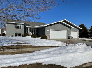 2149 Cedar Dr NE, Watertown, SD 57201