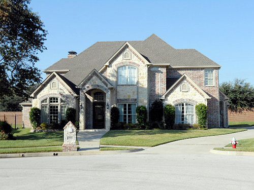 2nd image of 2460 Crescent Ct