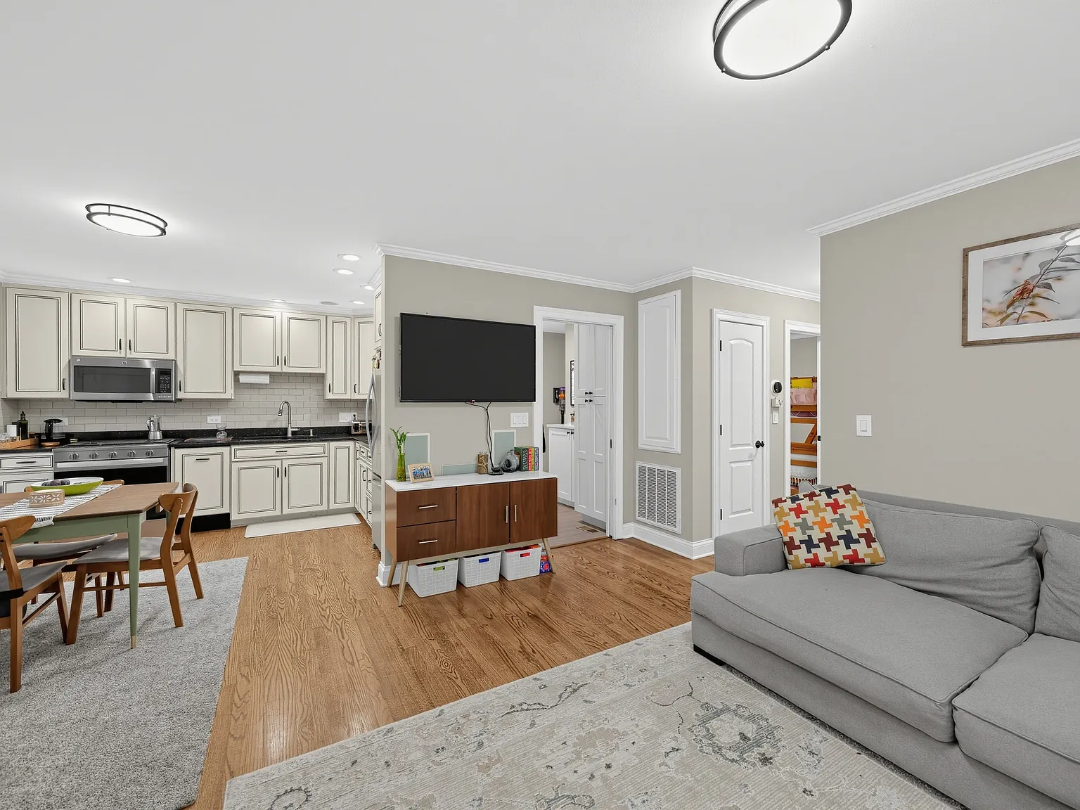 Bright 2BR Home | Soaking Tub, Workshop Garage, Fenced Yard | $2,200/mo — Photo 4