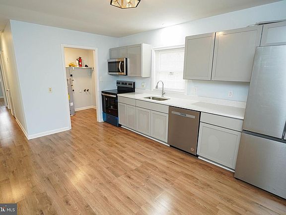 4th image of 28144 Stanford Rd