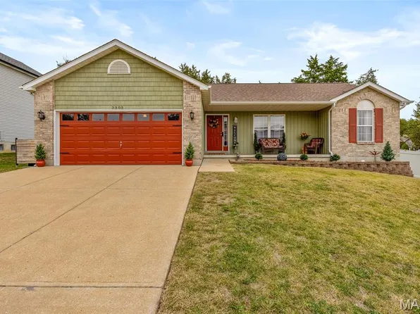 2303 Garden Ln, Festus, MO 63028