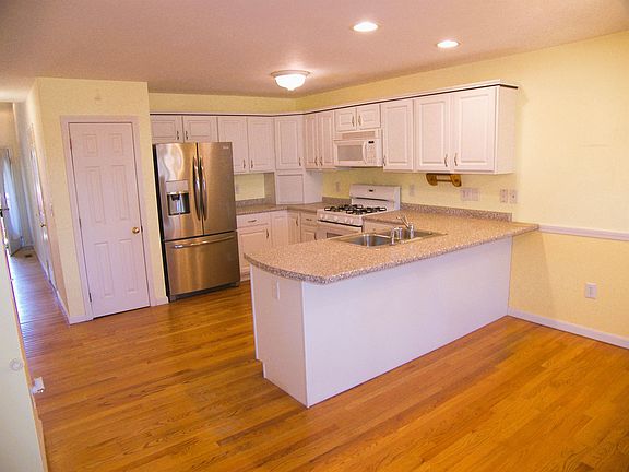 5th image of 4 Ledgewood Drive