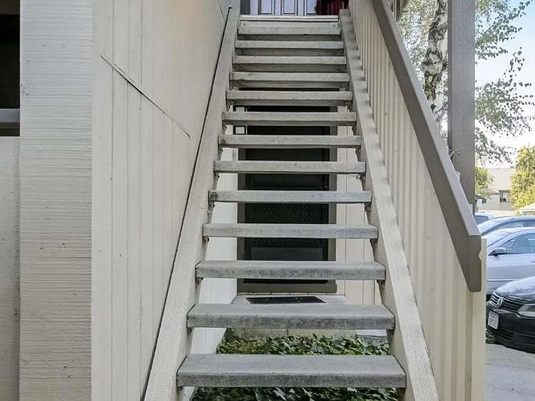 1412 Alma Way — Photo 2