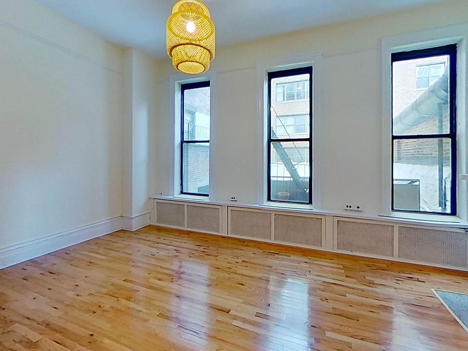 1st image of 165 W 72nd St APT 3R