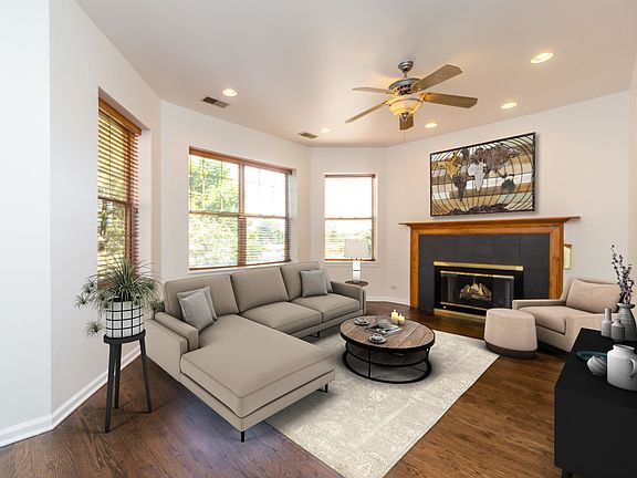 2nd image of 4018 N Mozart St APT 3S