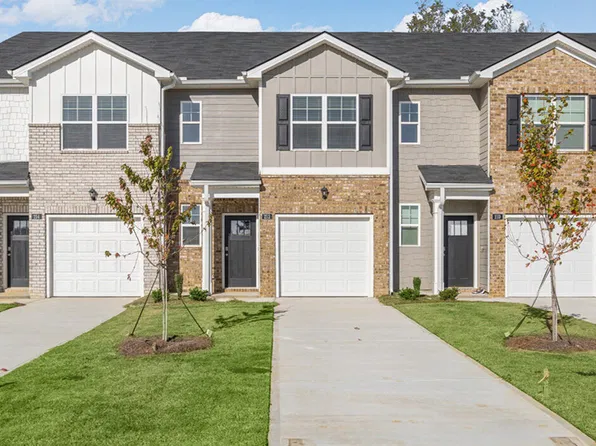 212 Kenmore Cir, Perry, GA 31069