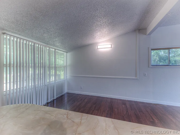 2234 N Main St — Photo 6