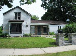 414 Oakland St, Holly, MI