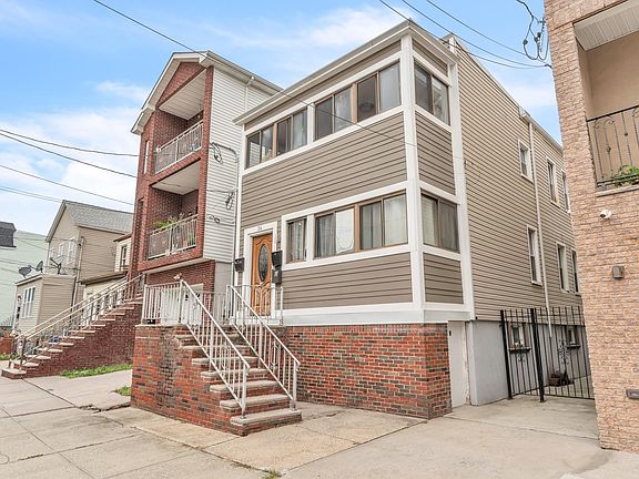 3rd image of 54 Pamrapo Ave