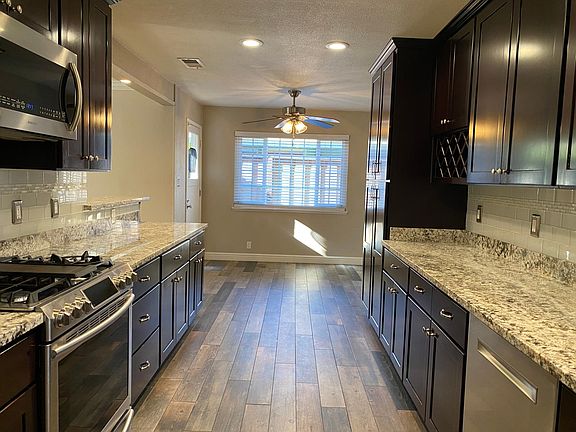 4th image of 2328 Glendenning Ave