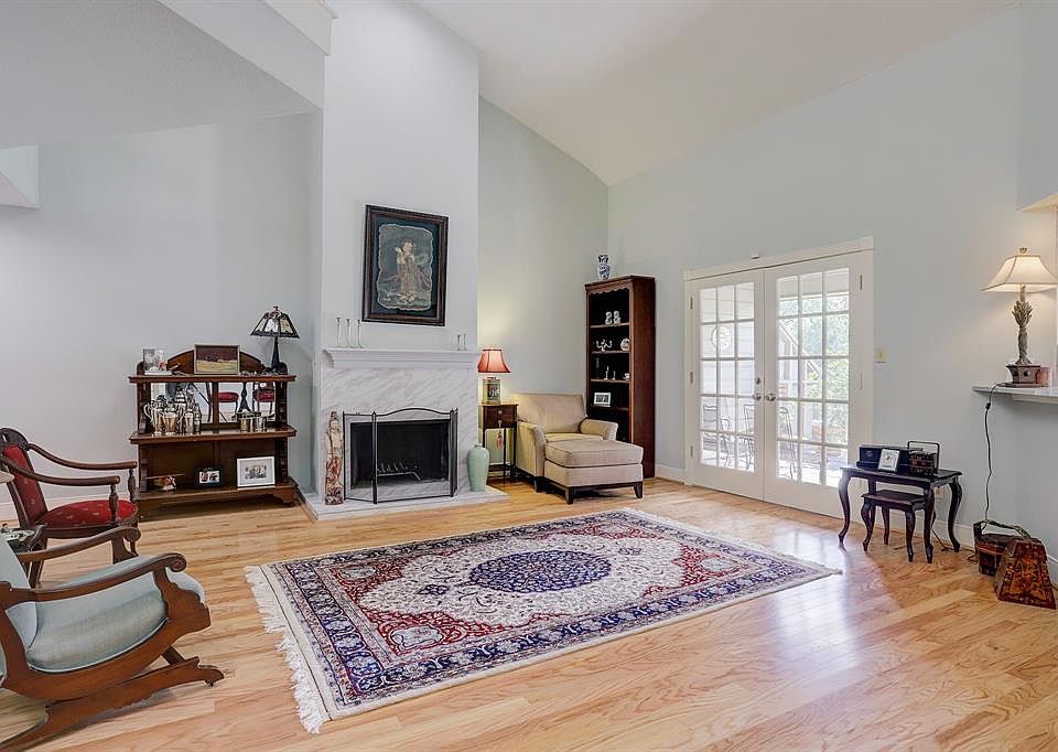 1st image of 9400 Doliver Dr APT 28