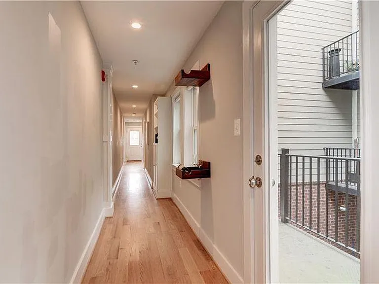1928 3rd St NE — Photo 1