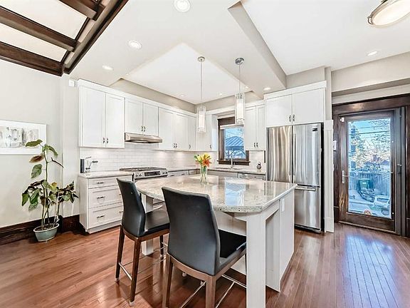 3rd image of 2413 E 15th St SW