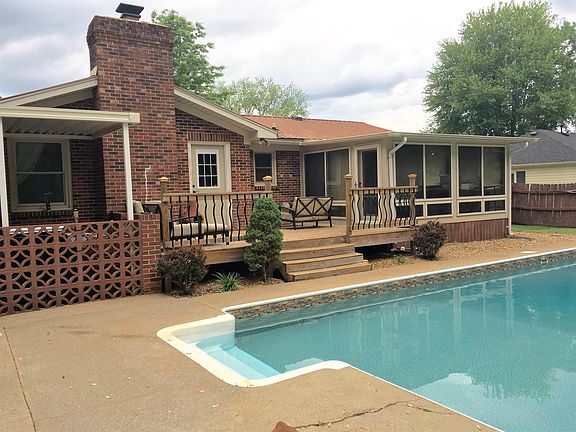 4th image of 1613 Magnolia Dr